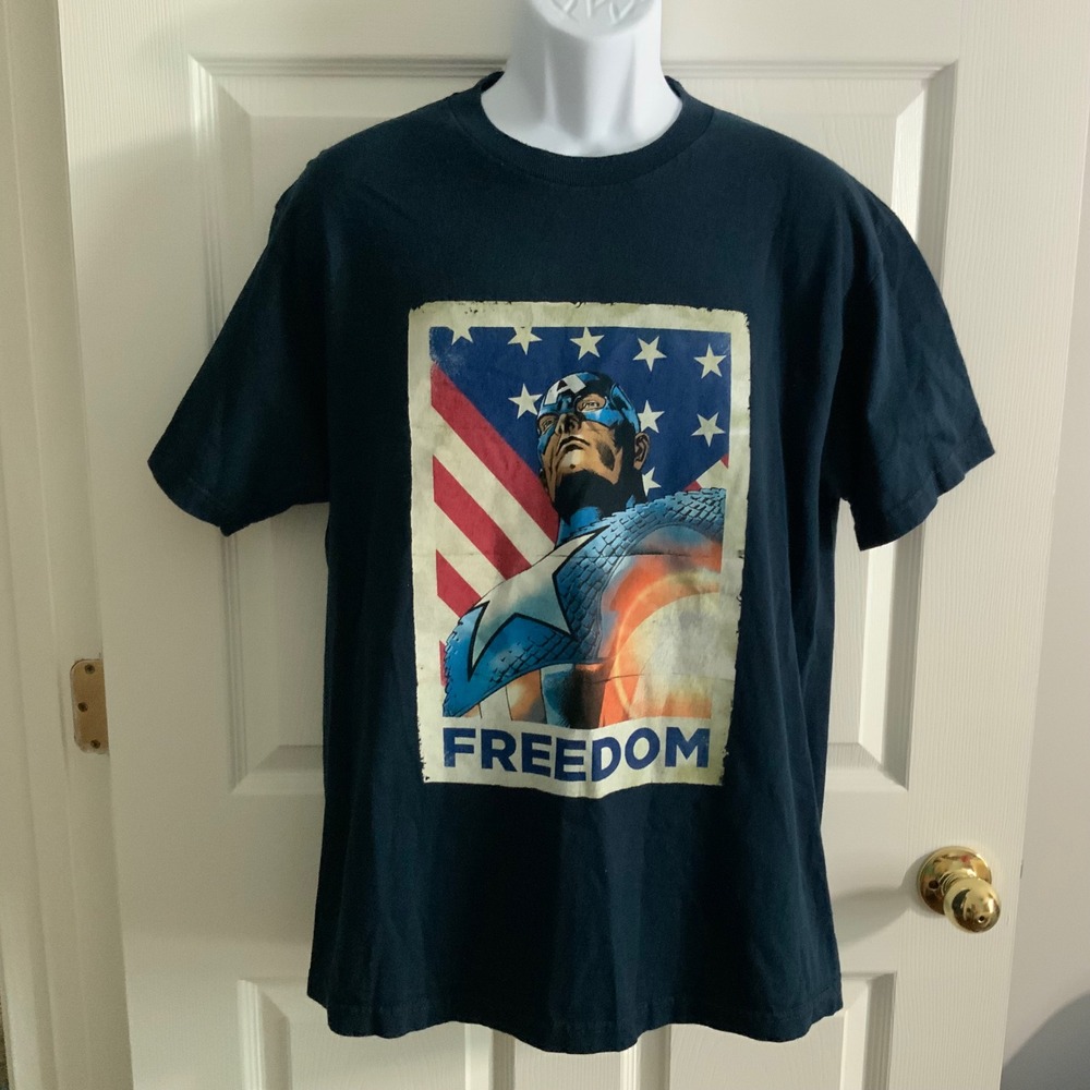 Marvell Captain America tee shirt size Large